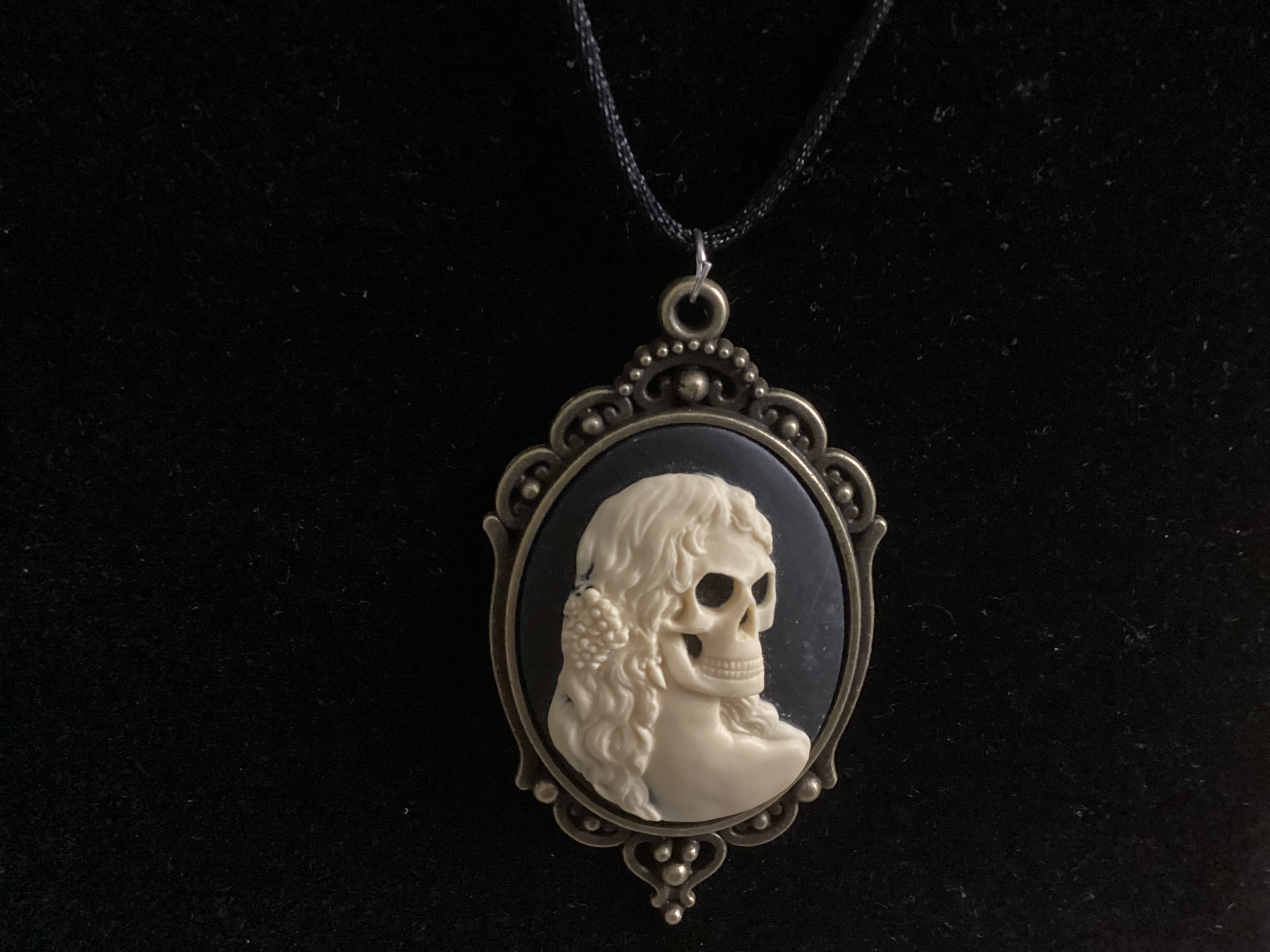 skull pendant