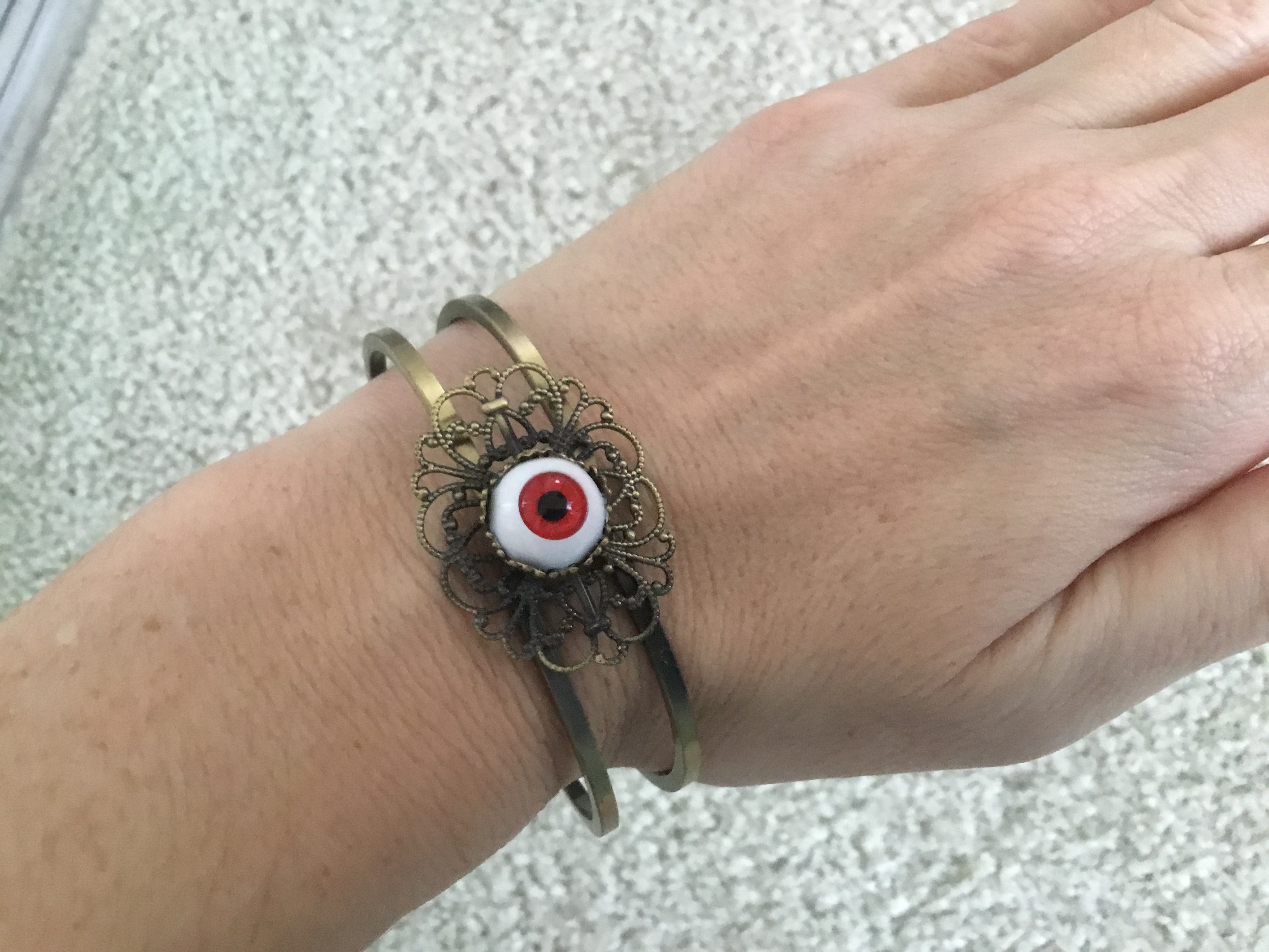 single red eye bracelet